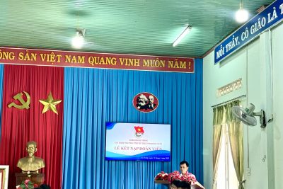 TRƯỜNG PTDT BT THCS PHAN BỘI CHÂU TỔ CHỨC LỄ KẾT NẠP ĐOÀN VIÊN MỚI NHÂN KỶ NIỆM 135 NĂM NGÀY SINH CHỦ TỊCH HỒ CHÍ MINH